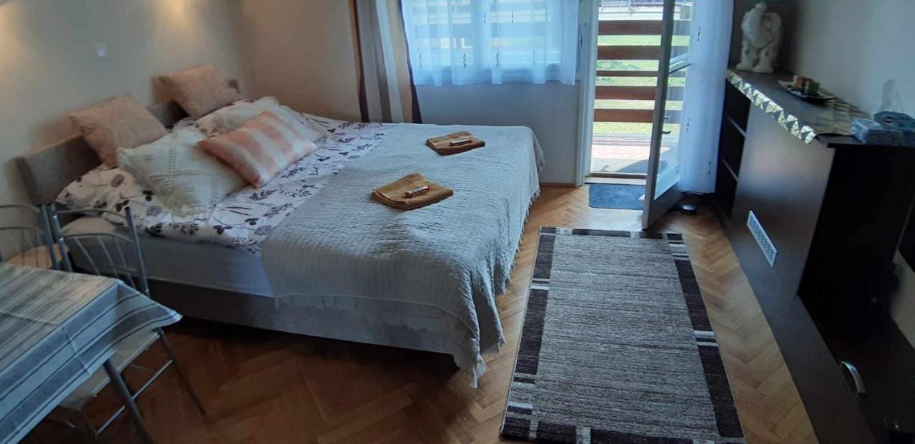 Rosy Apartman Vonyarcvashegy Exterior foto
