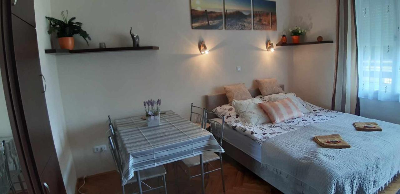 Rosy Apartman Vonyarcvashegy Exterior foto